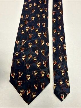 Excellent Used Condition. Looney Tunes Mens Tie with TAZMANIAN DEVIL all over it